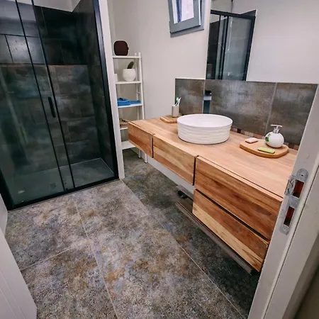 Montpeyroux Montpeyroux (Puy-de-Dome)